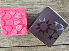bougie "zécube" framboise